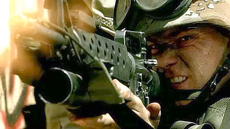 ПАДЕНИЕ ЧЁPНOГО ЯCТPЕБА (2001)